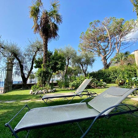 Casa Vacanze Gabbianella Villa Con Giardino Lungolago Maderno 托斯科拉诺-马德尔诺 外观 照片